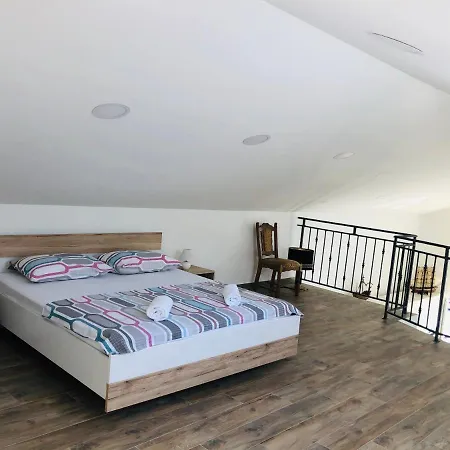 Andreja, Center شقة