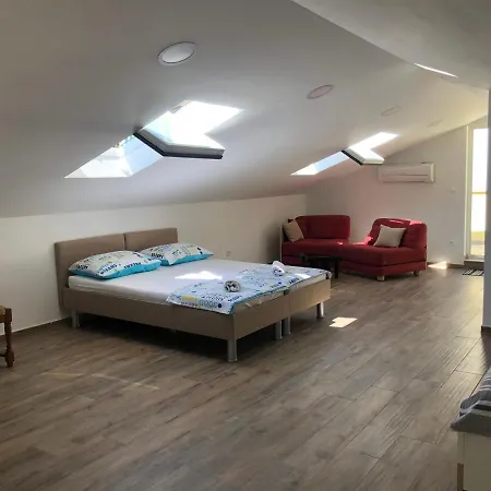 Andreja, Center شقة