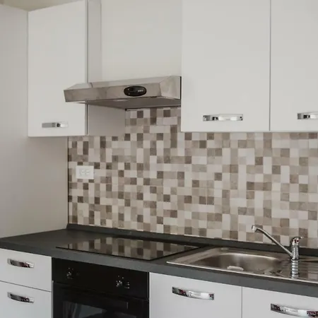 Andreja, Center * أوباتيا